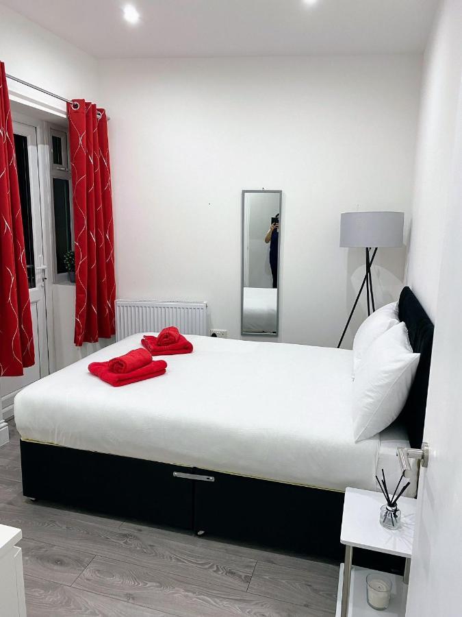 Attractive 2 Bed Apartments Free Wi-Fi And Parking Croydon Exterior foto