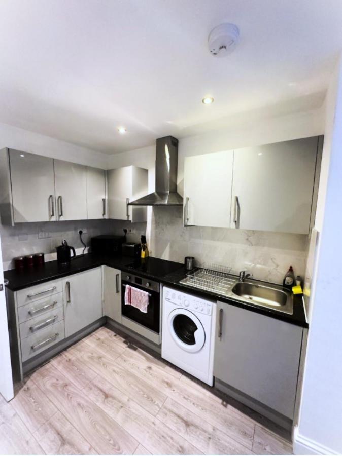 Attractive 2 Bed Apartments Free Wi-Fi And Parking Croydon Exterior foto
